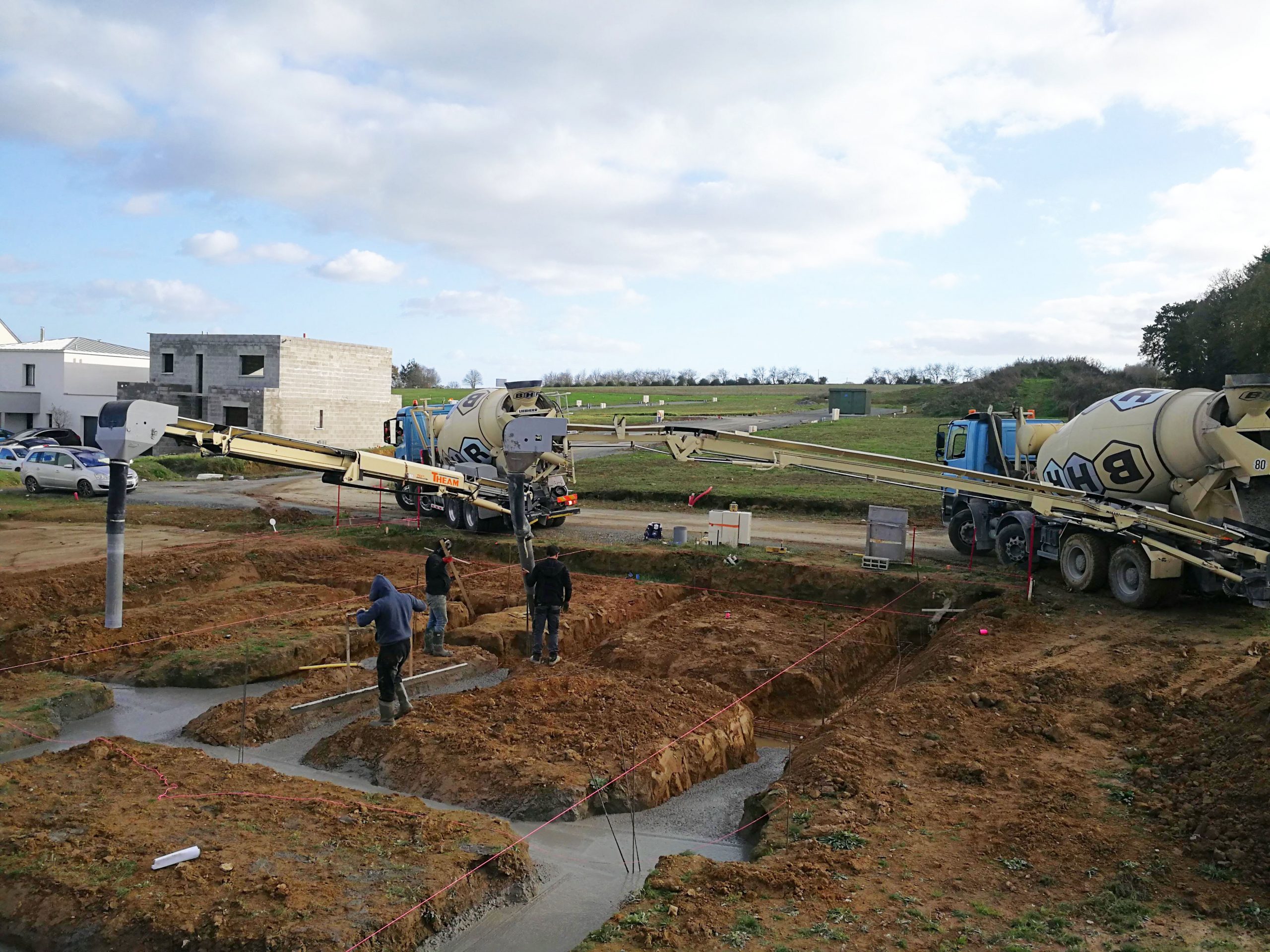 Tapis convoyeur à béton Theam sur chantier